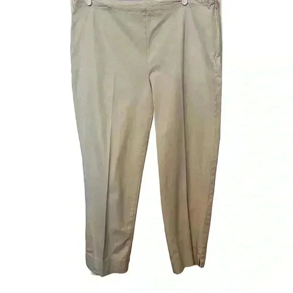 Chico’s khaki Slimming Flat Front Pants - side Zip Women’s  Size 2.5 Ankle - Picture 2 of 6